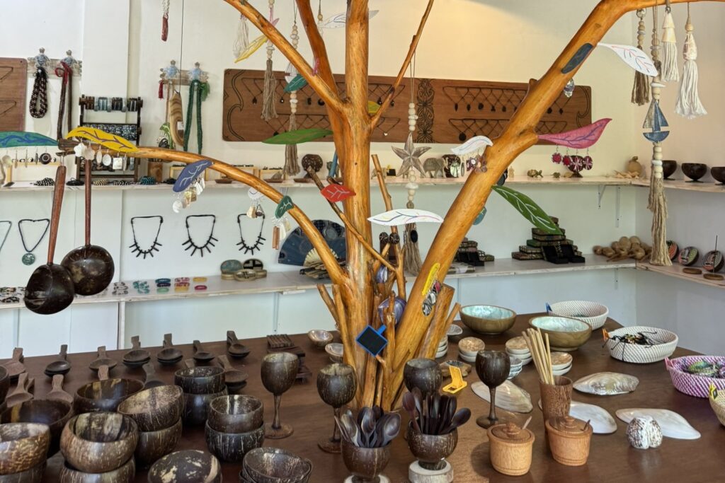 SOUVENIR SHOP GILI AIR INDONESIA
